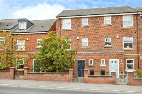 3 bedroom end of terrace house for sale, Kirkby Road, Pontefract, WF9