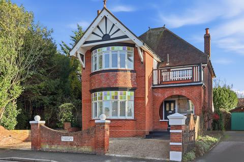 4 bedroom detached house for sale, High Street, Kelvedon, CO5