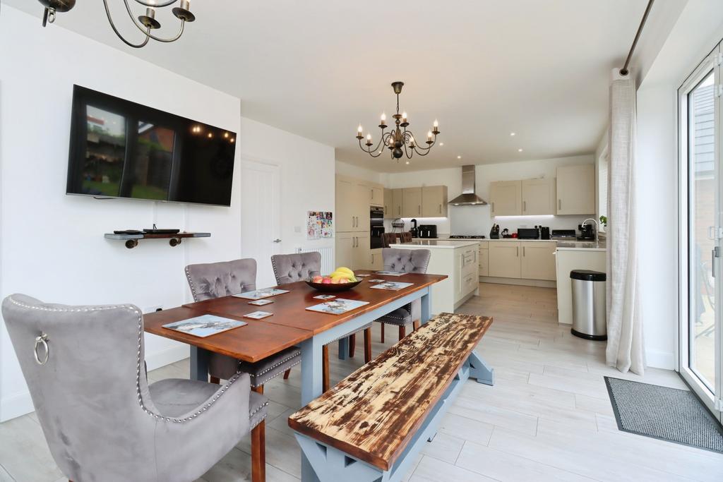 Kitchen/Dining Room