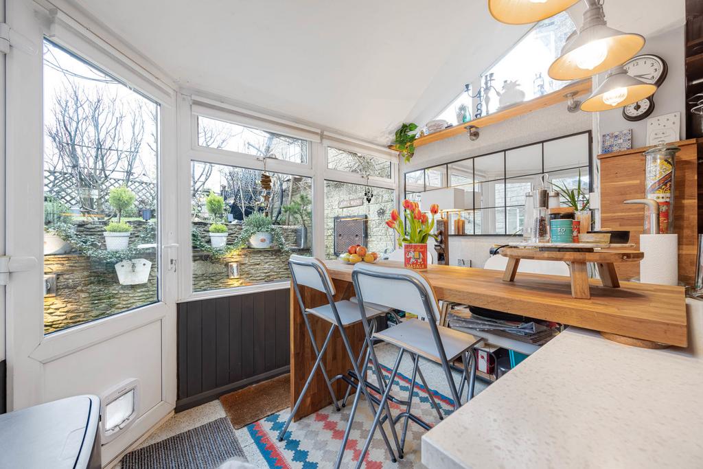 Kitchen/Dining Area