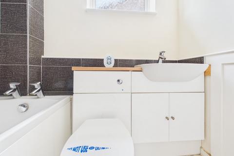 undefined, Redwood Close, Gloucester, Gloucestershire, GL1