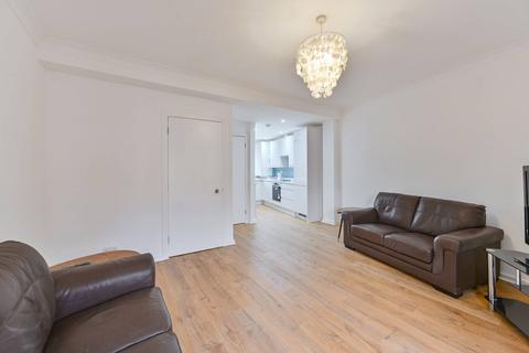 3 bedroom flat to rent, Falcon Mews, Clapham Junction, London, SW11