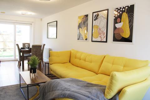 3 bedroom house to rent, Midhurst Close, Cambridge CB4