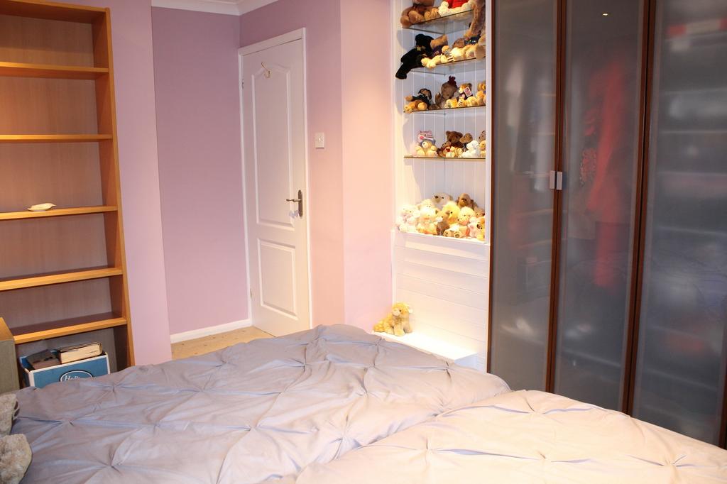 Bedroom 1 Picture 2