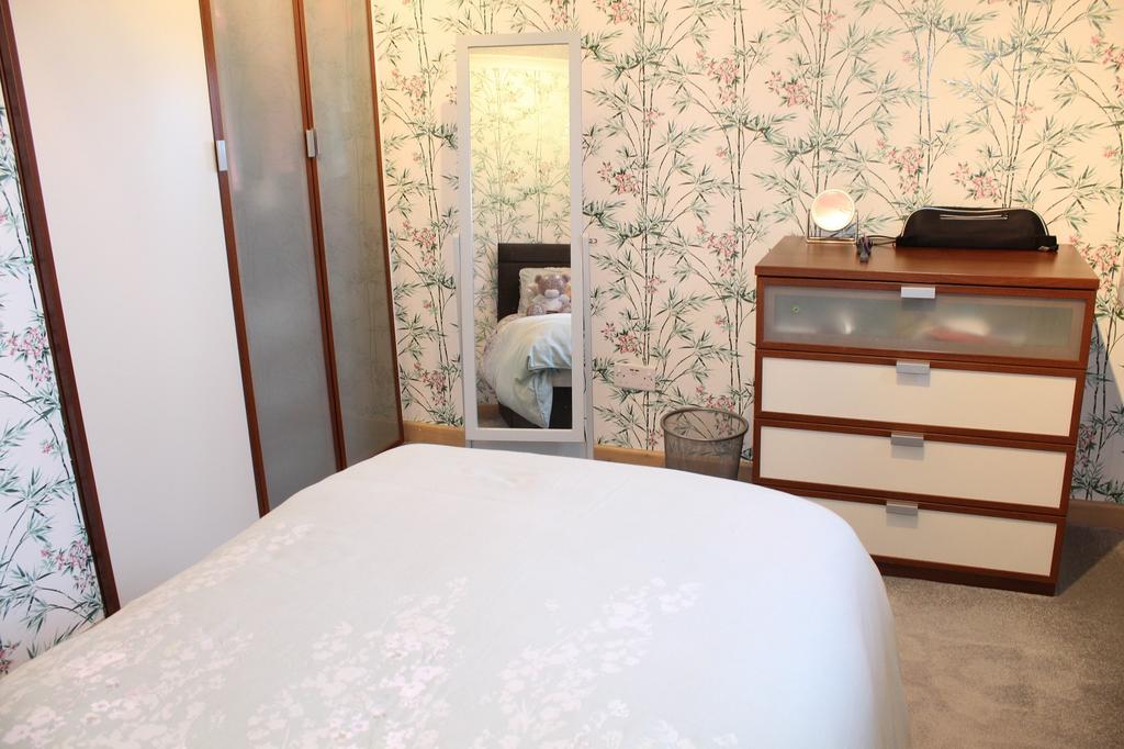 Bedroom 2 Picture 2