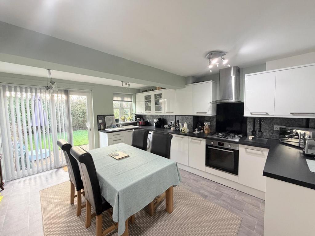 Dining kitchen