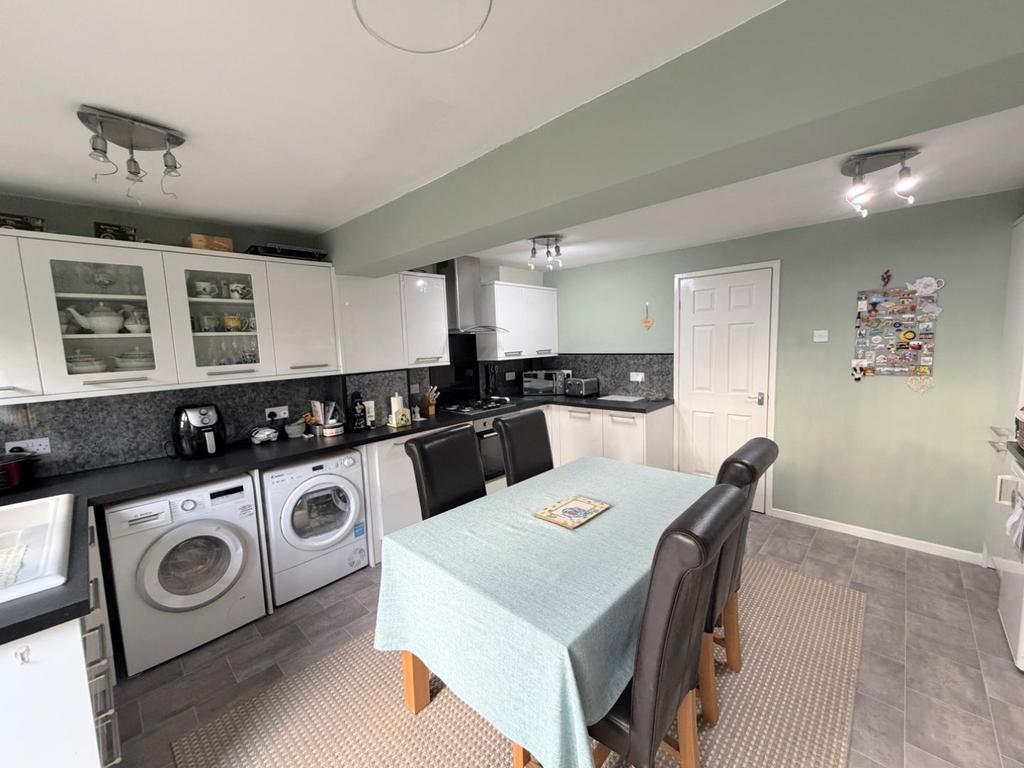 Dining kitchen