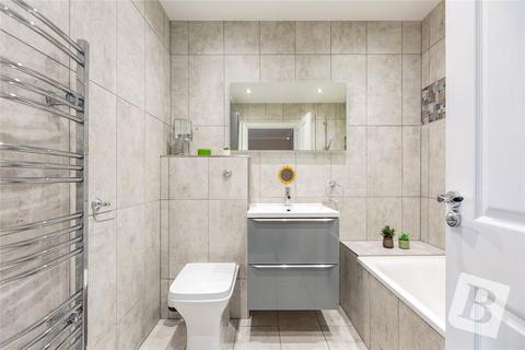 3 bedroom end of terrace house for sale, Humbleward Place, Romford, RM3