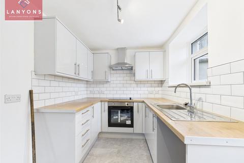 undefined, Salem Terrace, Tonypandy, Rhondda Cynon Taf, CF40
