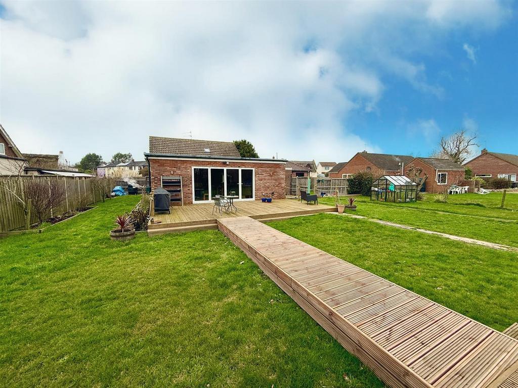 Rear aspect and deck