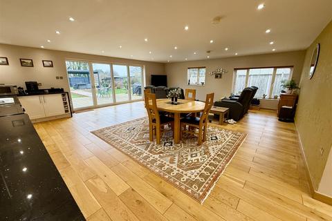 4 bedroom detached house for sale, The Street, Lessingham NR12