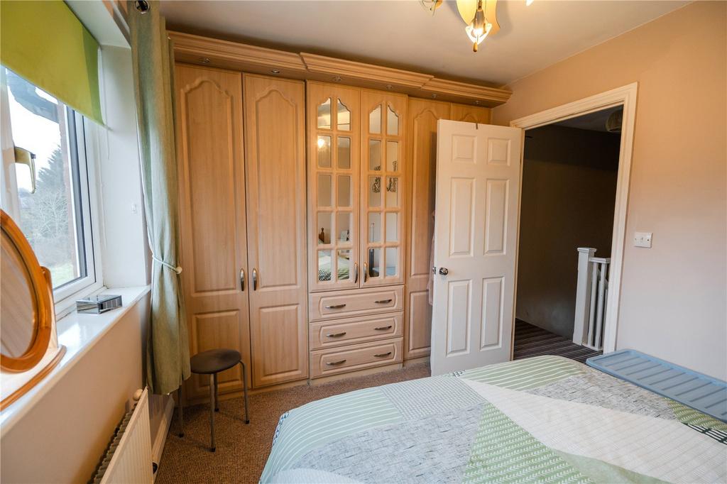 Bedroom 1 (2)