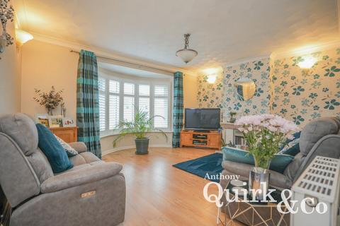 4 bedroom detached bungalow for sale, Laars Avenue, Canvey Island, SS8
