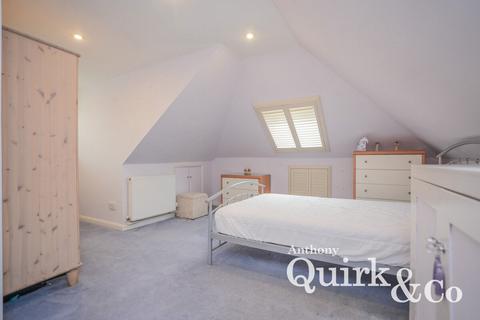 4 bedroom detached bungalow for sale, Laars Avenue, Canvey Island, SS8