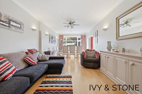4 bedroom semi-detached house for sale, Rosedene Gardens, Ilford, Greater London, IG2