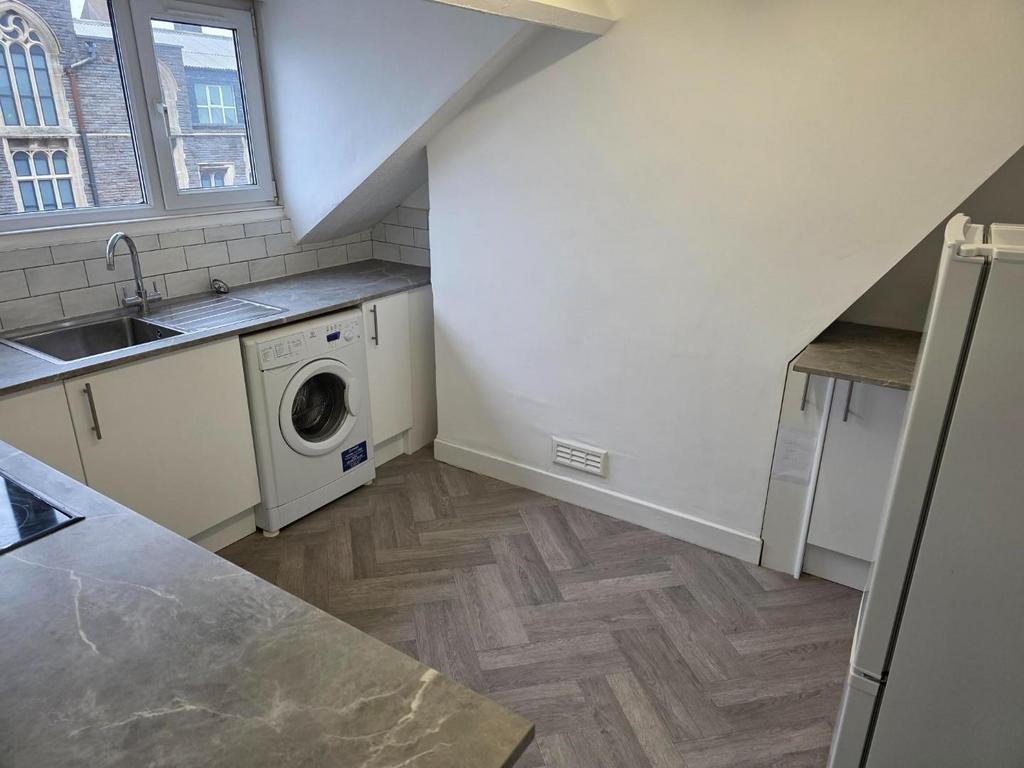 Kitchen - 2.jpg
