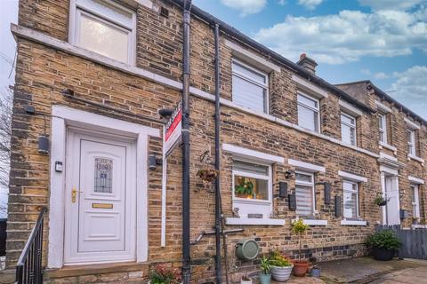 2 bedroom end of terrace house for sale, Halifax Road, Birchencliffe, Huddersfield, HD3
