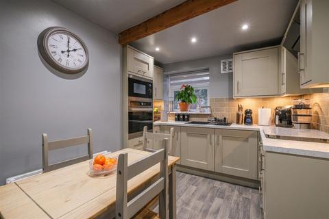 2 bedroom end of terrace house for sale, Halifax Road, Birchencliffe, Huddersfield, HD3