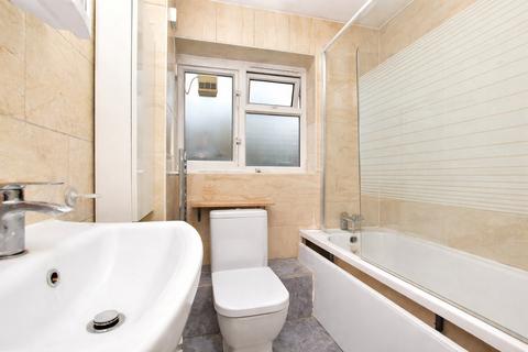 2 bedroom flat for sale, Shrublands Avenue, Croydon, CR0