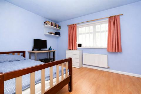 2 bedroom flat for sale, Shrublands Avenue, Croydon, CR0