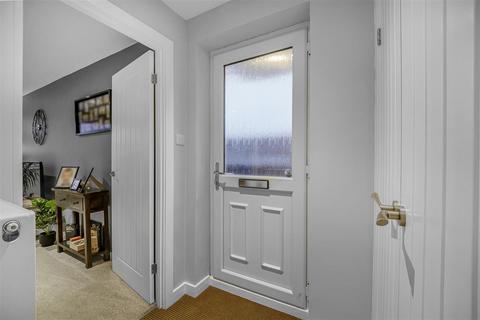 2 bedroom maisonette for sale, Old Orchard, Byfleet, West Byfleet