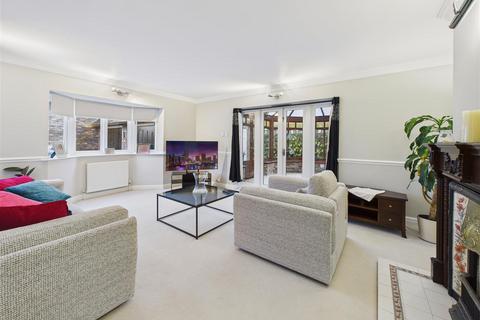 undefined, Manor Fields, West Ella