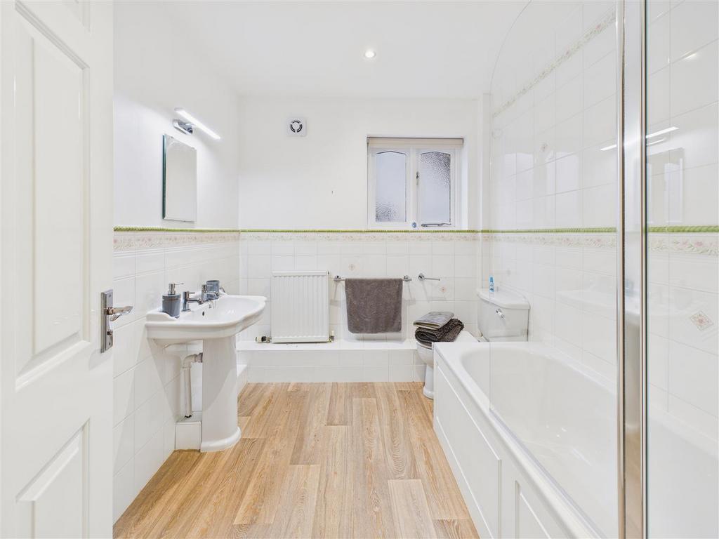 En-suite Bathroom