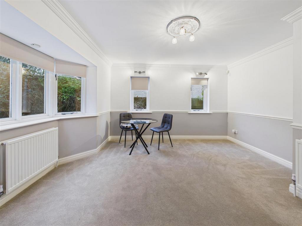 Sitting/Dining Room