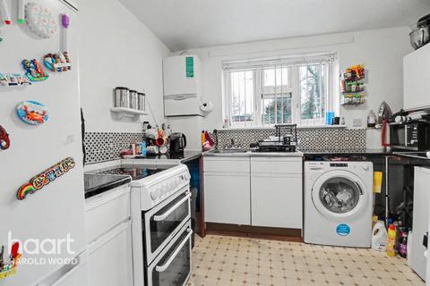 Redden Court Road, Harold Wood