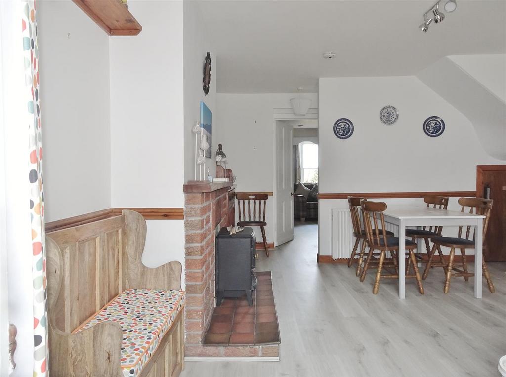 Kitchen/Dining