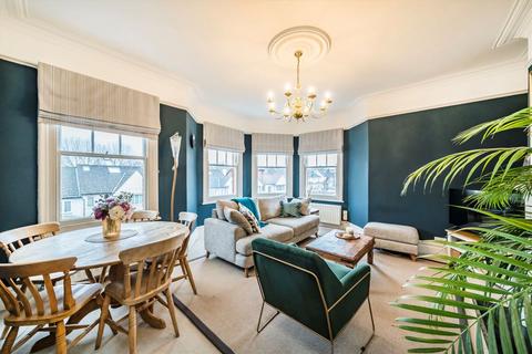 3 bedroom flat for sale, Marius Road, LONDON SW17