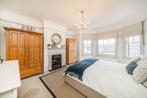 3 bedroom flat for sale, Marius Road, LONDON SW17