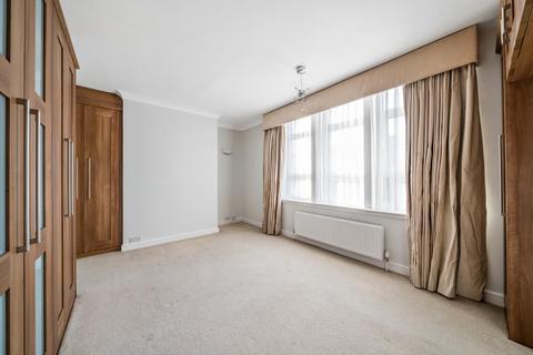 3 bedroom apartment to rent, Valencia Road, Stanmore