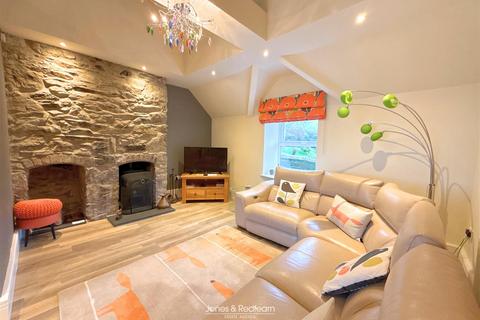 undefined, Ffordd Llanelwy, Abergele
