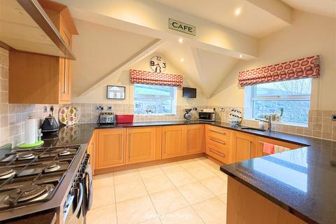 undefined, Ffordd Llanelwy, Abergele