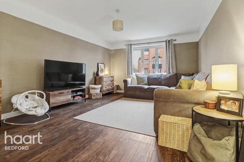 2 bedroom flat for sale, Henley Road, Bedford