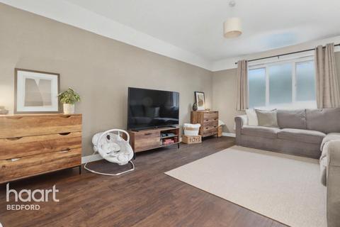 2 bedroom flat for sale, Henley Road, Bedford