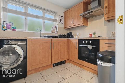 2 bedroom flat for sale, Henley Road, Bedford