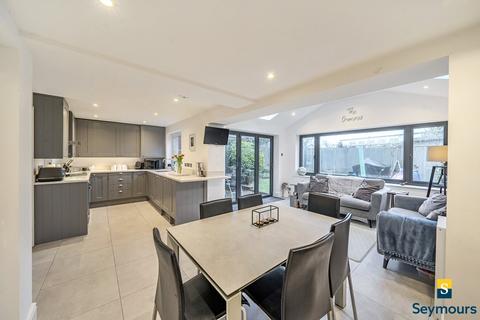 undefined, Cater Gardens, Surrey GU3