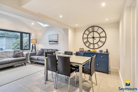 undefined, Cater Gardens, Surrey GU3