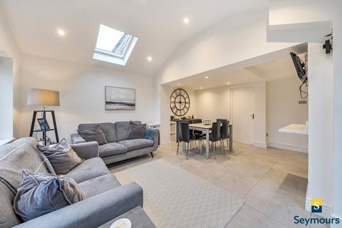 undefined, Cater Gardens, Surrey GU3
