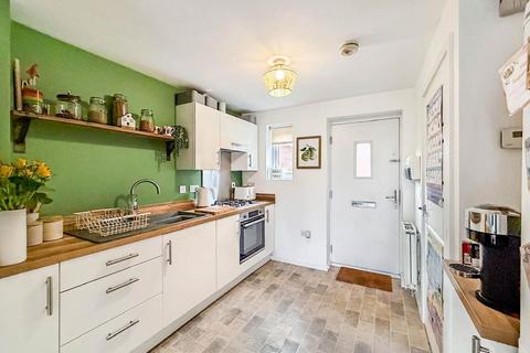 2 bedroom end of terrace house for sale, Dovestone Way, Hull HU7