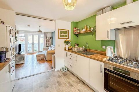 2 bedroom end of terrace house for sale, Dovestone Way, Hull HU7