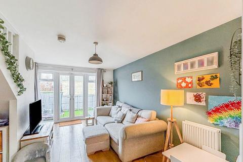 2 bedroom end of terrace house for sale, Dovestone Way, Hull HU7