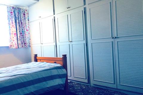 3 bedroom semi-detached house to rent, Tintern Way, Harrow HA2