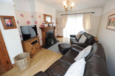 3 bedroom semi-detached house for sale, Elsinore Avenue, Irlam, M44