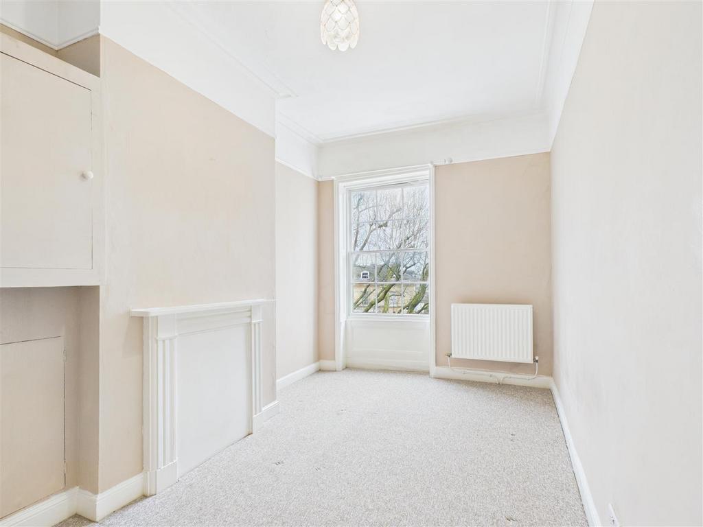 Bedroom 1.jpg