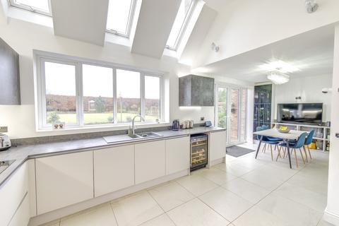 3 bedroom detached house for sale, Sparken, Worksop, S80