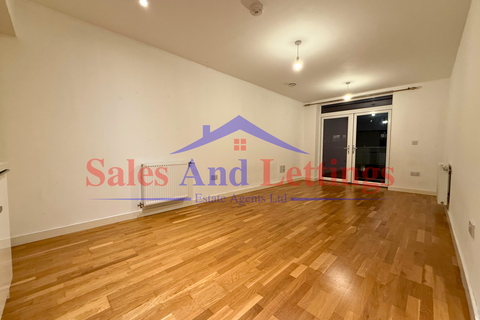 2 bedroom flat to rent, Park Royal, London NW10