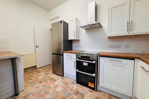 2 bedroom flat to rent, Blenheim Gardens, Willesden, NW2